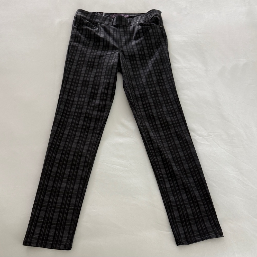 Gloria Vanderbilt Avery Slim Leg Pull On Plaid Pant Gray & Black SZ 10